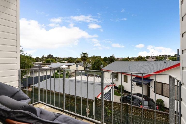 Photo of property in 50 Poaka Avenue, Dinsdale, Hamilton, 3204