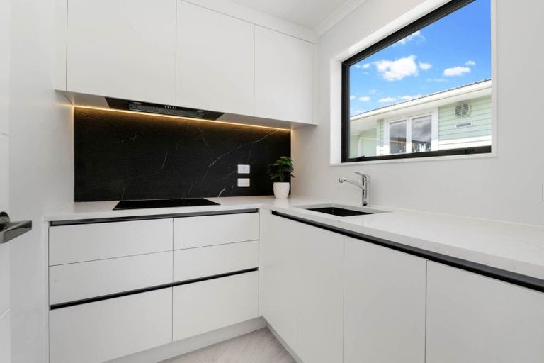 Photo of property in 12a Tiber Road, Forrest Hill, Auckland, 0620