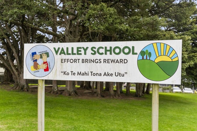 Photo of property in 44 Taukahiwi Road, Pukekohe, 2120