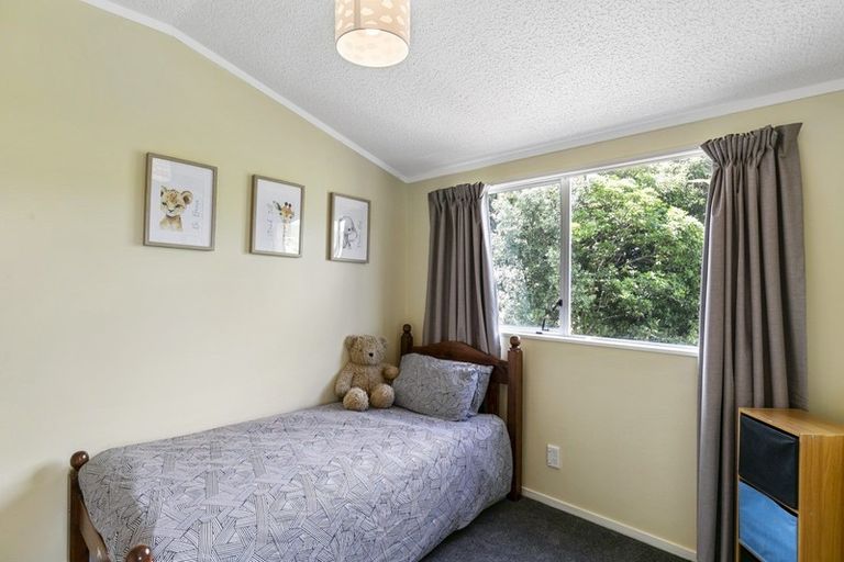 Photo of property in 2b Percy Dyett Drive, Karori, Wellington, 6012