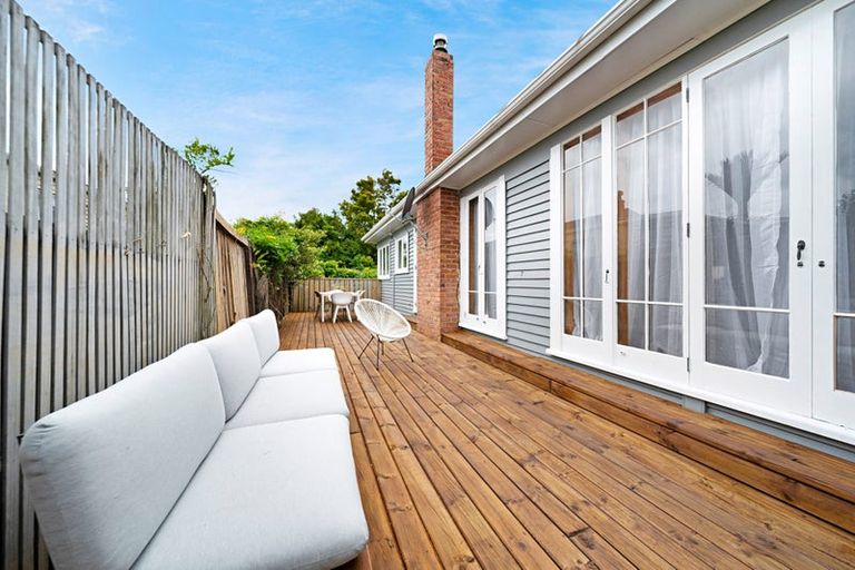 Photo of property in 4149 Great North Road, Glen Eden, Auckland, 0602