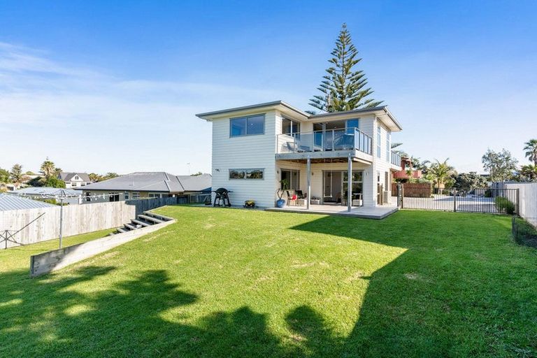 Photo of property in 11 Commodores Close, Coastlands, Whakatane, 3120