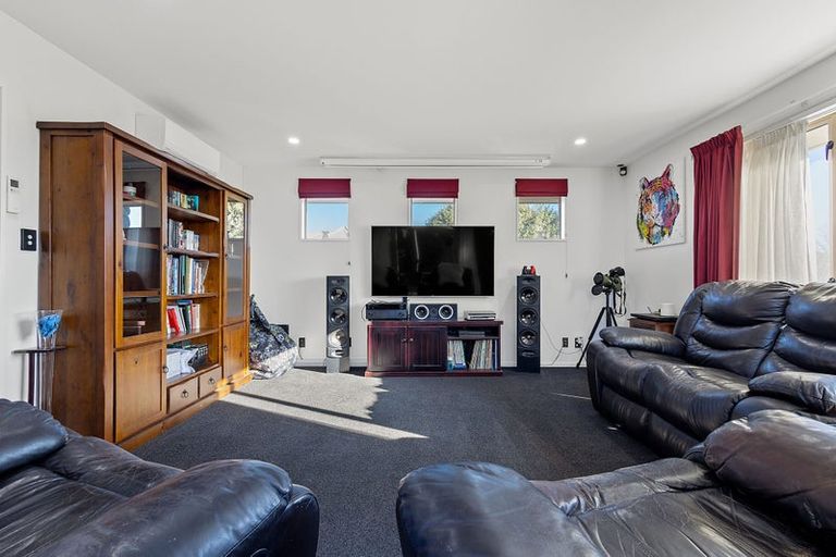 Photo of property in 19 Springs Road, Hornby, Christchurch, 8042