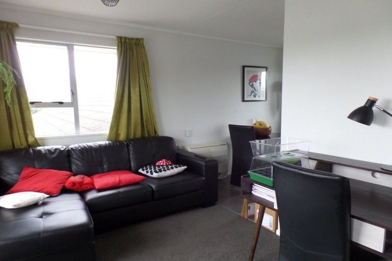 Photo of property in 17 Mckellar Place, Hornby, Christchurch, 8042