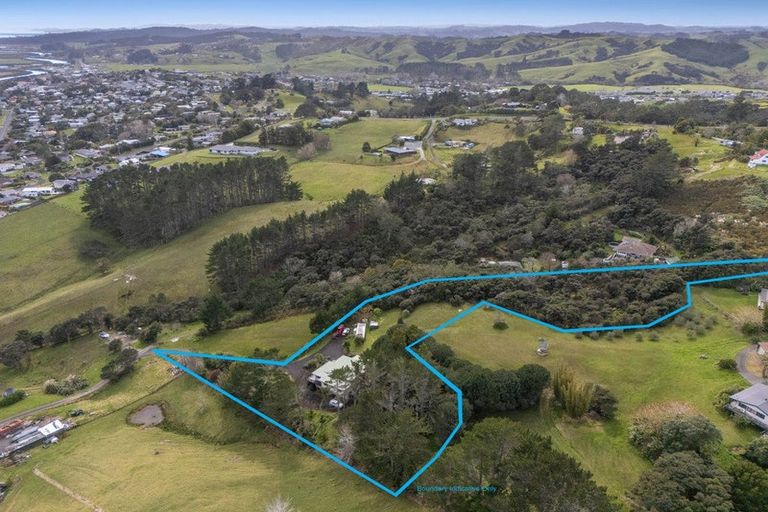 Photo of property in 91 Mangakura Road, Helensville, 0875