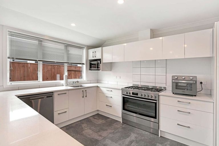 Photo of property in 15 Serenity Crescent, Kelvin Grove, Palmerston North, 4414