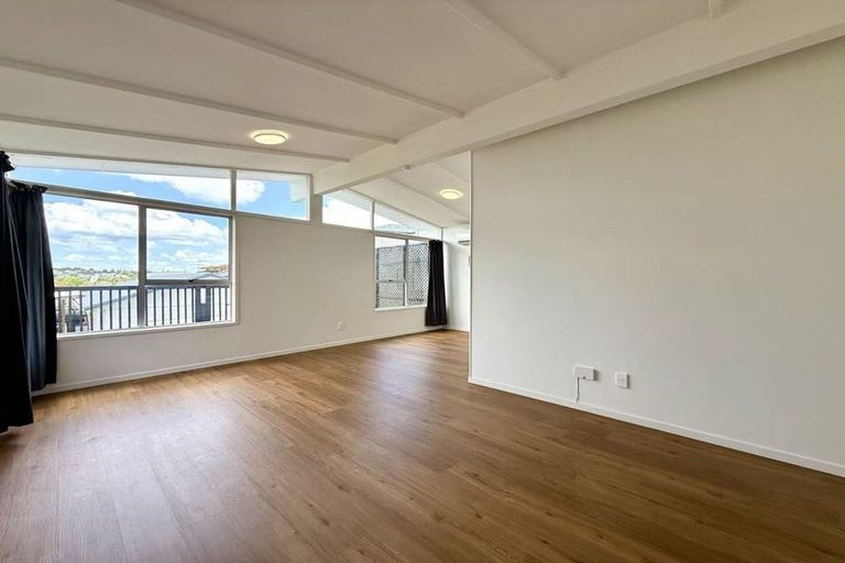 Photo of property in 23 Bellringer Road, Massey, Auckland, 0614