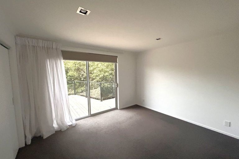 Photo of property in 16a Springdale Grove, Fitzherbert, Palmerston North, 4410