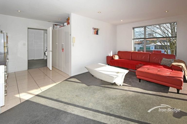 Photo of property in 4/318 Barbadoes Street, Christchurch Central, Christchurch, 8011