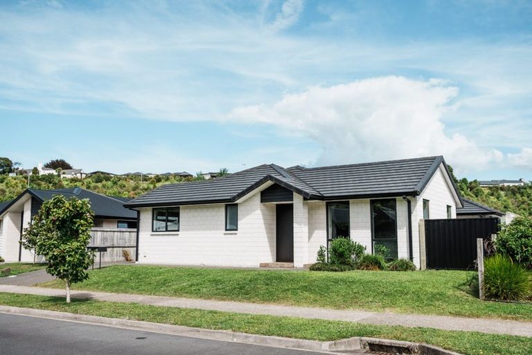 Photo of property in 60 Pakanga Grove, Pyes Pa, Tauranga, 3112