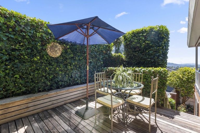 Photo of property in 1 Kate Way, Karori, Wellington, 6012