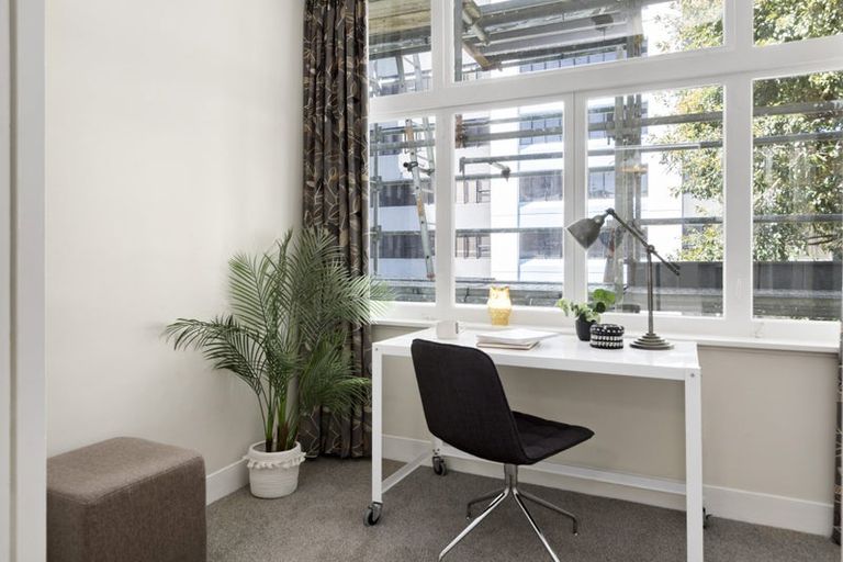 Photo of property in 20e Portland Crescent, Thorndon, Wellington, 6011