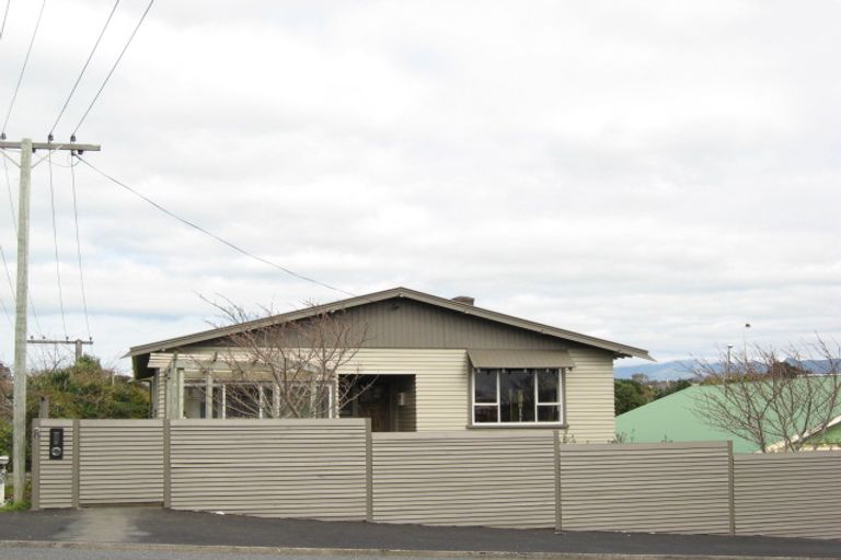 Photo of property in 8 Ngaio Street, Strandon, New Plymouth, 4312