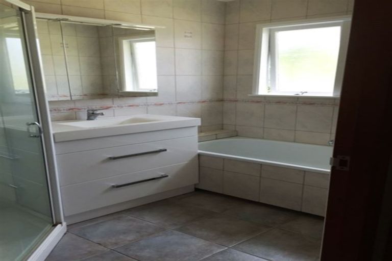 Photo of property in 5 Spedding Road, Whenuapai, Auckland, 0618