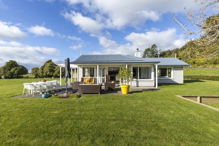 Photo of property in 369 Tariki Road, Ratapiko, 4390