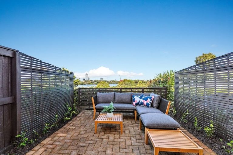 Photo of property in 8/72 Kitchener Road, Milford, Auckland, 0620
