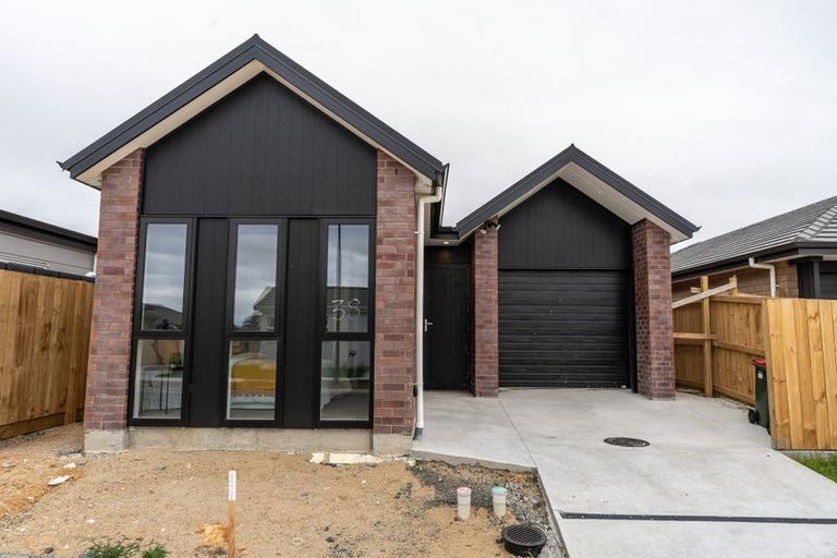 Photo of property in 23 Waruhia Crescent, Rototuna North, 3281