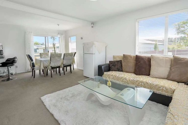 Photo of property in 2/3 Edwin Freeman Place, Ranui, Auckland, 0612