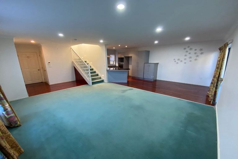 Photo of property in 44a Larne Avenue, Pakuranga Heights, Auckland, 2010