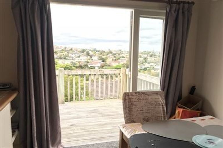 Photo of property in 17 Theban Place, Totara Vale, Auckland, 0629