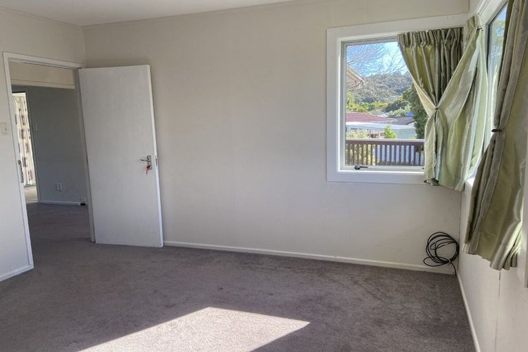 Photo of property in 21 Castleford Street, Green Bay, Auckland, 0604