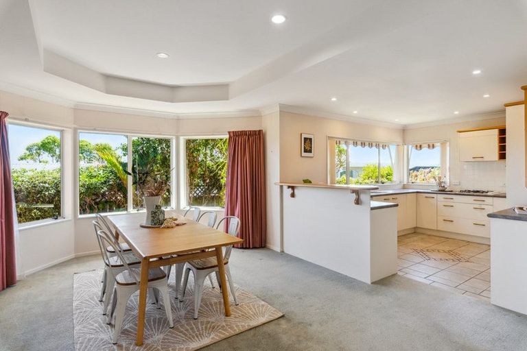 Photo of property in 174 Weggery Drive, Waikanae Beach, Waikanae, 5036