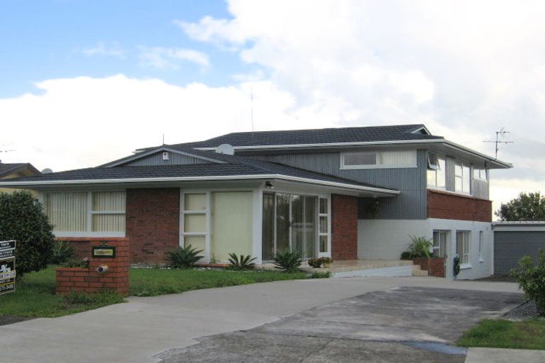 Photo of property in 24 Gulf Crest, Bucklands Beach, Auckland, 2012
