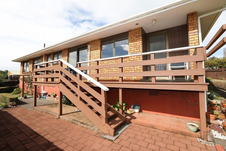 Photo of property in 2 Caledonia Place, Highlands Park, New Plymouth, 4312