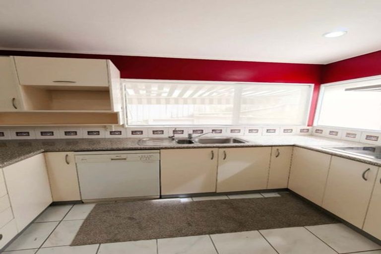 Photo of property in 74 Caribbean Drive, Unsworth Heights, Auckland, 0632