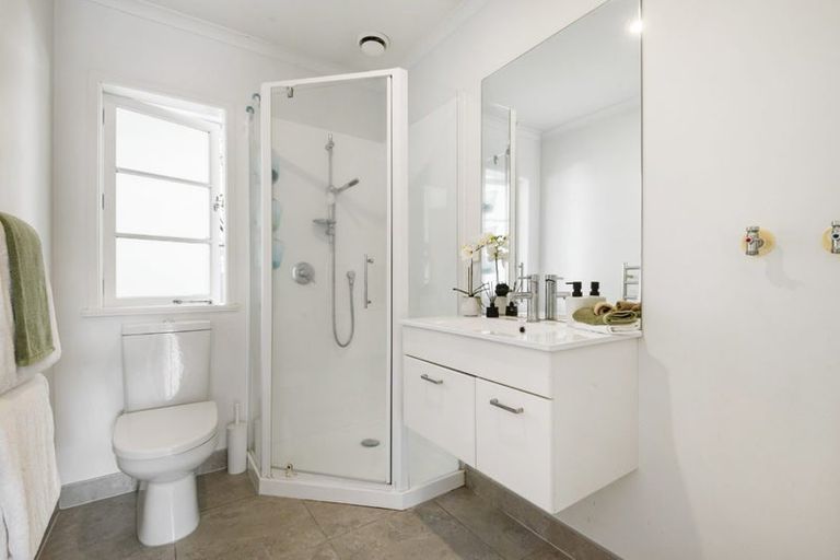 Photo of property in 7a Nelson Avenue, Northcote Point, Auckland, 0627