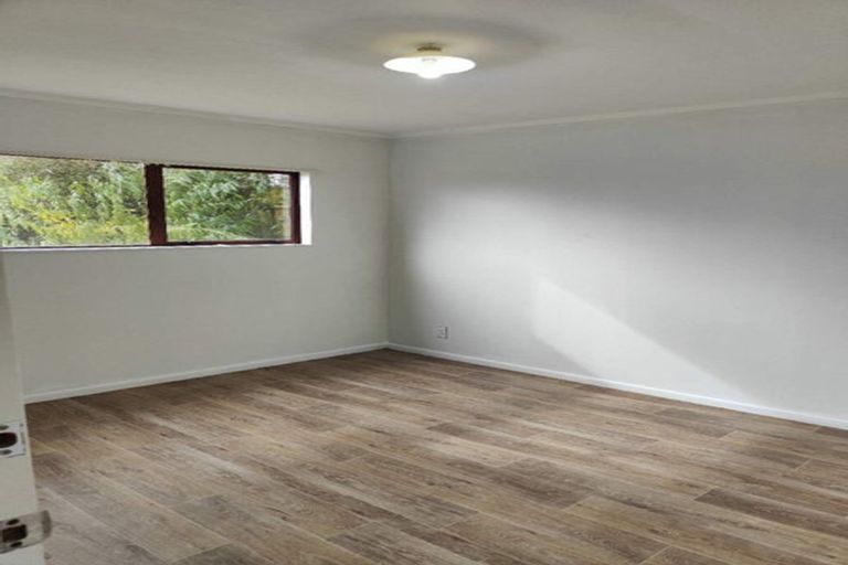 Photo of property in 15 Bundena Place, Clendon Park, Auckland, 2103