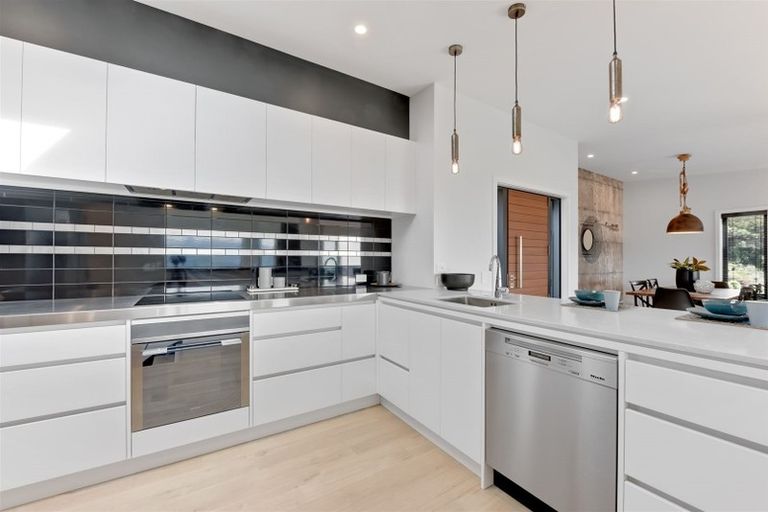 Photo of property in 13 Istana Place, Britannia Heights, Nelson, 7010