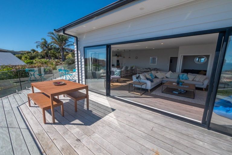 Photo of property in 7 Dudley Crescent, Cable Bay, 0420