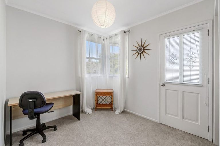 Photo of property in 9 Woodstock Road, Forrest Hill, Auckland, 0620