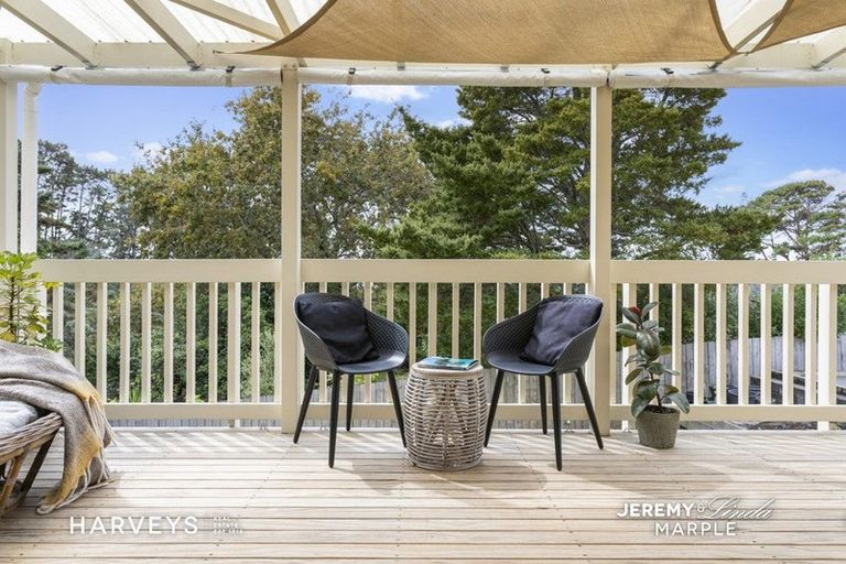 Photo of property in 1/28 Eastglen Road, Glen Eden, Auckland, 0602