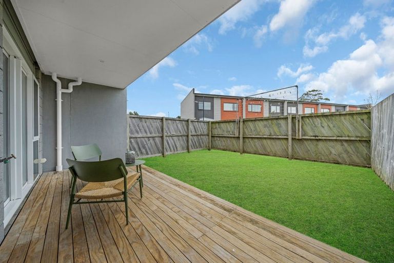 Photo of property in 21 Meritage Lane, Te Atatu South, Auckland, 0610