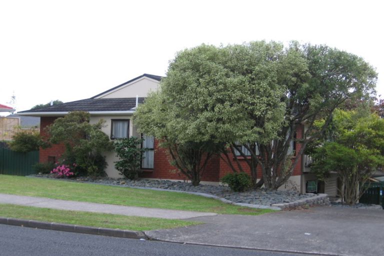 Photo of property in 35 Sunnyview Avenue, Shelly Park, Auckland, 2014