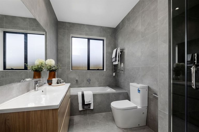 Photo of property in 23 Vinistra Road, Kumeu, 0810