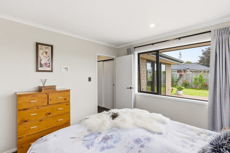 Photo of property in 4 Hawera Avenue, Levin, 5510