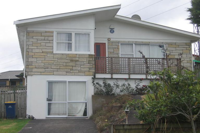 Photo of property in 19 Sunhaven Avenue, Glenfield, Auckland, 0629