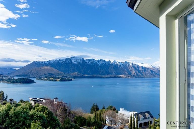 Photo of property in 4 Vanguard Lane, Fernhill, Queenstown, 9300