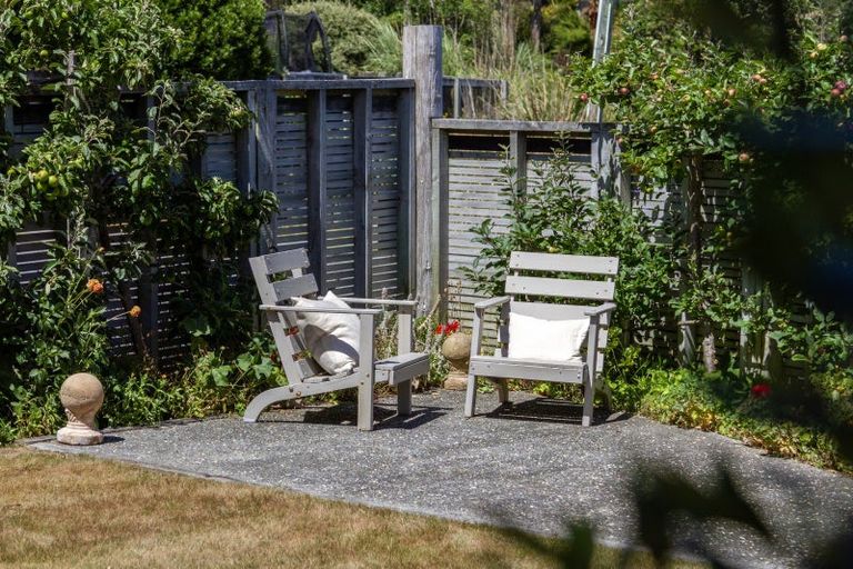 Photo of property in 7 Kawau Grove, Waikanae Beach, Waikanae, 5036