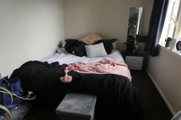 Photo of property in 11 Wynyard Crescent, Fernhill, Queenstown, 9300