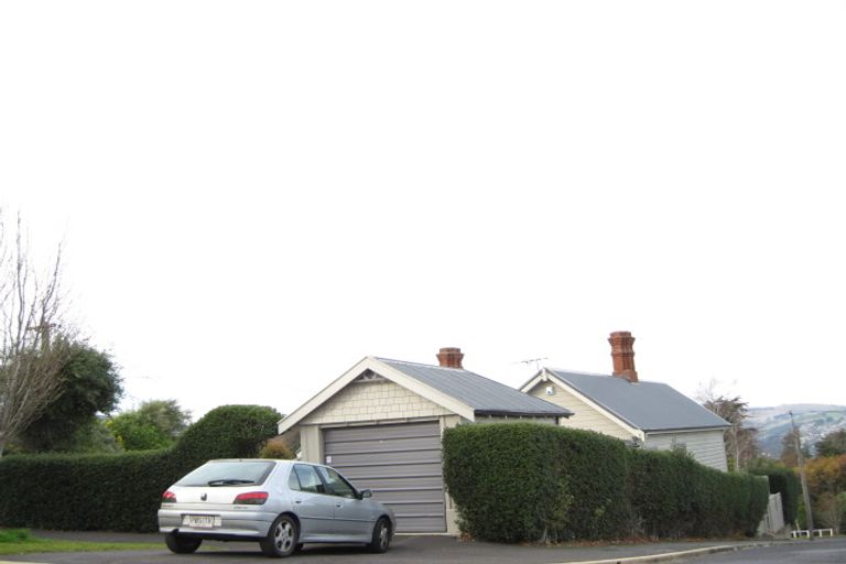 Photo of property in 1 Alison Crescent, Belleknowes, Dunedin, 9011