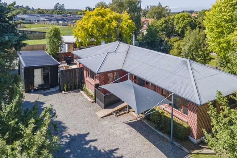 Photo of property in 104 Main North Road, Woodend, 7610