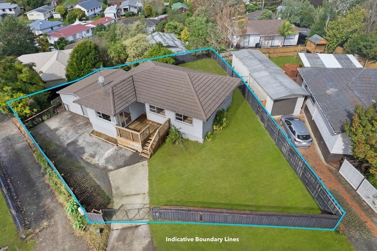 Photo of property in 17 Landow Place, Henderson, Auckland, 0612