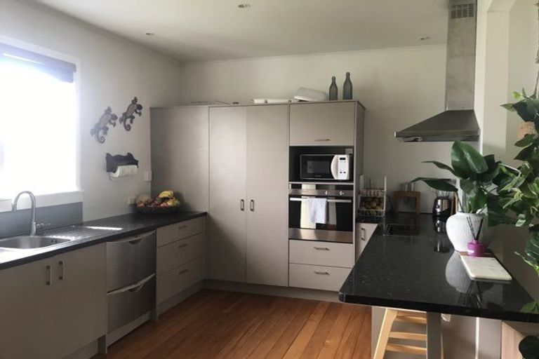 Photo of property in 14 Hinton Road, Taradale, Napier, 4112