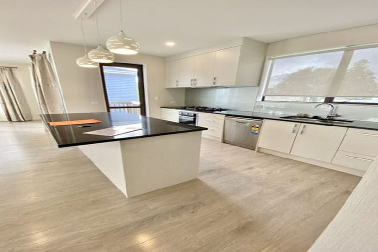 Photo of property in 42 Cirrus Way, Ranui, Auckland, 0612