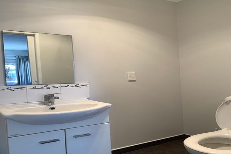 Photo of property in 50 Redlands Grove, Swanson, Auckland, 0612