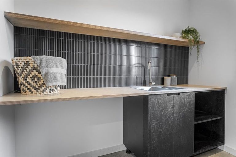 Photo of property in 82 Queens Avenue, Waikuku Beach, 7402